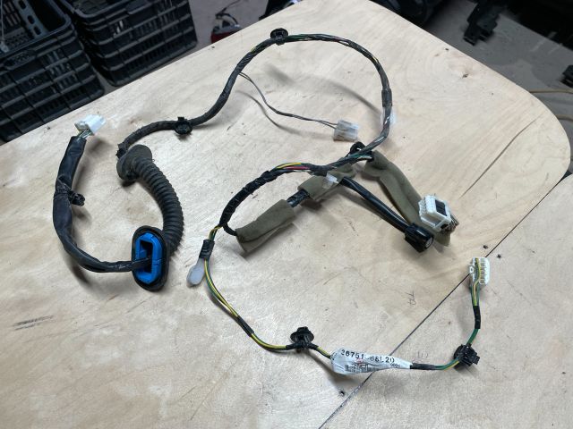 bontott SUZUKI SWIFT IV Jobb hátsó Ajtó Kábelköteg