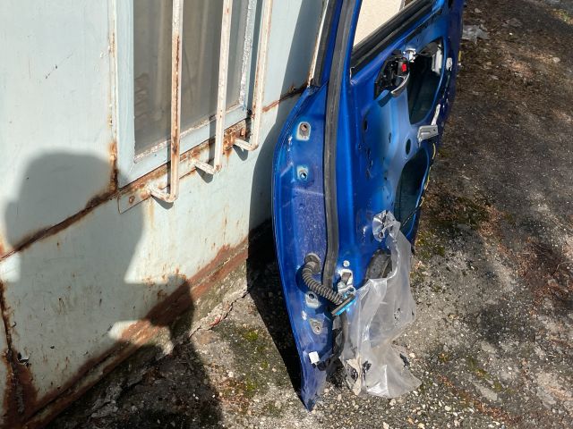 bontott SUZUKI SWIFT IV Jobb hátsó Ajtó (Részeivel)