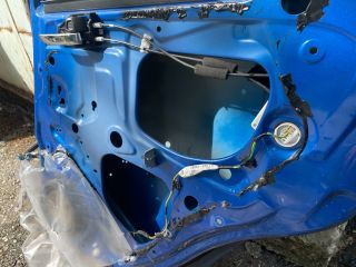 bontott SUZUKI SWIFT IV Jobb hátsó Ajtó (Részeivel)