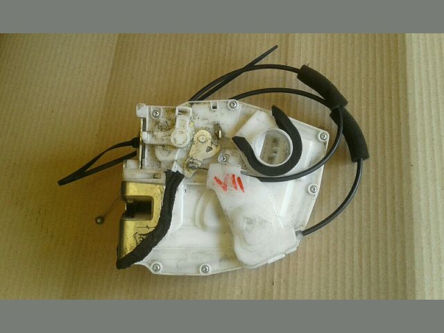 bontott SUZUKI SWIFT IV Jobb hátsó Ajtózár