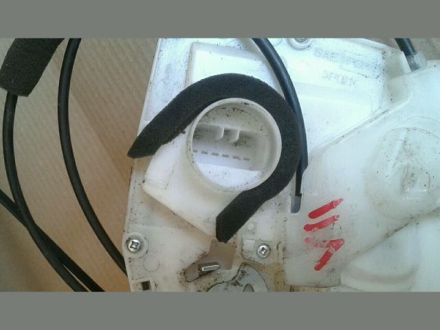 bontott SUZUKI SWIFT IV Jobb hátsó Ajtózár