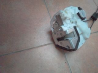 bontott SUZUKI SWIFT IV Jobb hátsó Ajtózár