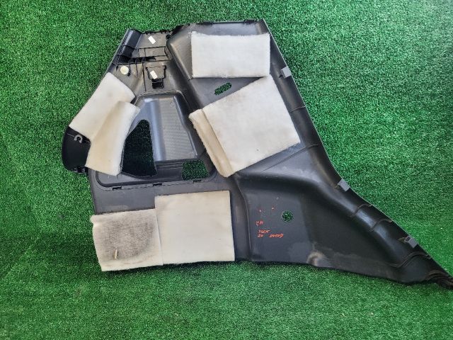 bontott SUZUKI SWIFT IV Jobb hátsó Csomagtér Burkolat (Műanyag)