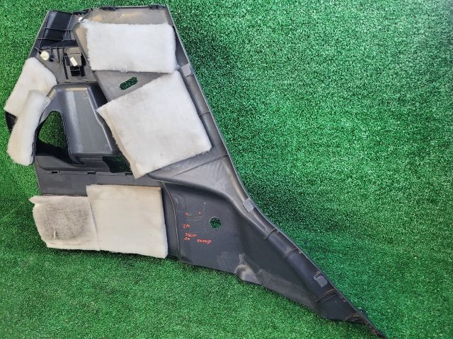 bontott SUZUKI SWIFT IV Jobb hátsó Csomagtér Burkolat (Műanyag)