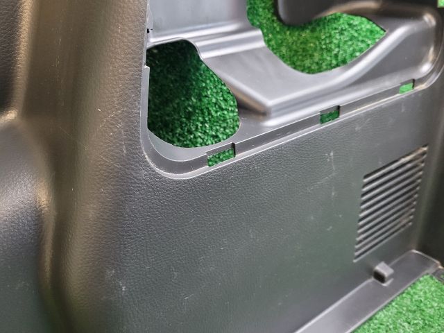 bontott SUZUKI SWIFT IV Jobb hátsó Csomagtér Burkolat (Műanyag)