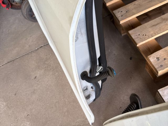 bontott SUZUKI SWIFT IV Jobb hátsó Fixüveg (Ajtóban)