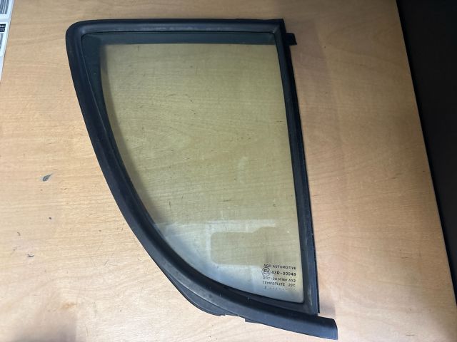 bontott SUZUKI SWIFT IV Jobb hátsó Fixüveg (Ajtóban)