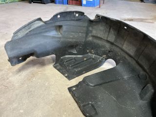 bontott SUZUKI SWIFT IV Jobb hátsó Hátsó Dobbetét (Kerékjárati, Műanyag)