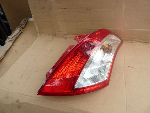 bontott SUZUKI SWIFT IV Jobb Hátsó Lámpa