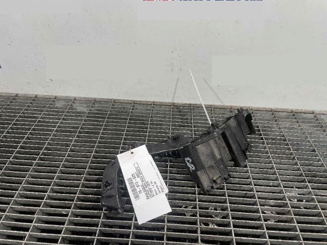 bontott SUZUKI SWIFT IV Jobb hátsó Lökhárító Tartó (Műanyag)