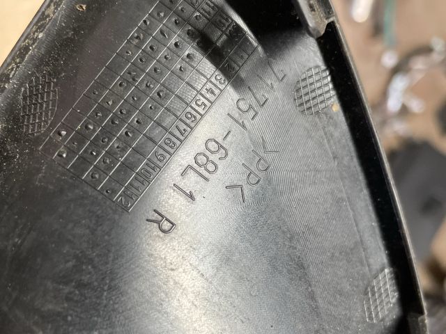 bontott SUZUKI SWIFT IV Jobb Ködlámpa Rács