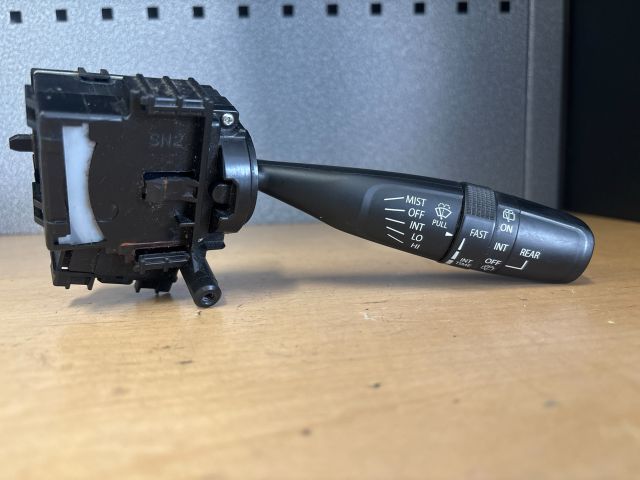 bontott SUZUKI SWIFT IV Jobb Kormánykapcsoló Ablaktörlő