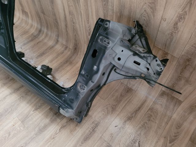 bontott SUZUKI SWIFT IV Jobb Küszöb