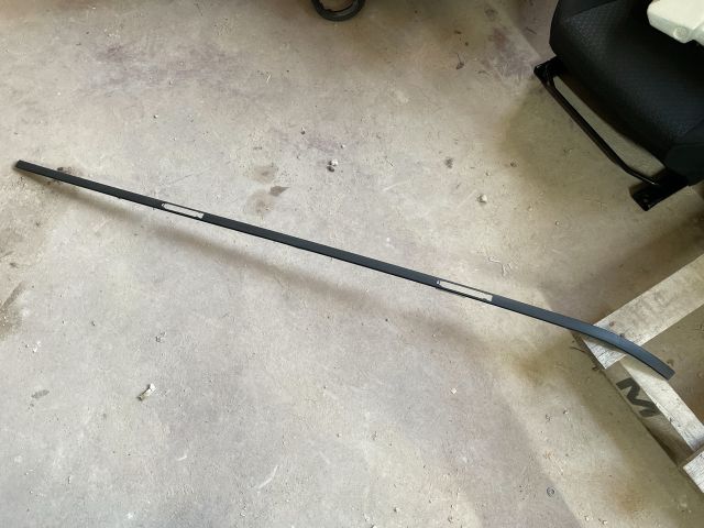 bontott SUZUKI SWIFT IV Jobb Tetősín