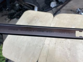 bontott SUZUKI SWIFT IV Jobb Tetősín