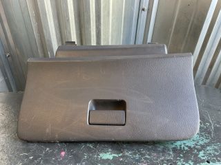 bontott SUZUKI SWIFT IV Kesztyűtartó Ajtó