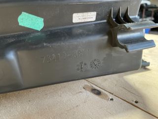 bontott SUZUKI SWIFT IV Kesztyűtartó Ajtó