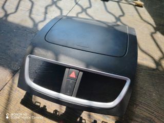 bontott SUZUKI SWIFT IV Középkonzol Keret