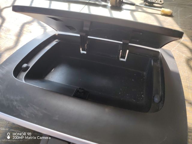 bontott SUZUKI SWIFT IV Középkonzol Keret