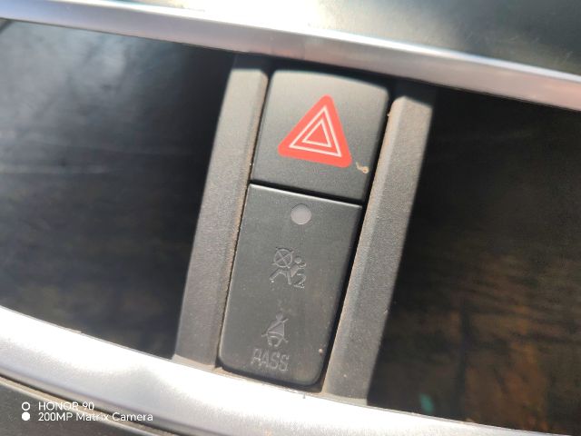 bontott SUZUKI SWIFT IV Középkonzol Keret