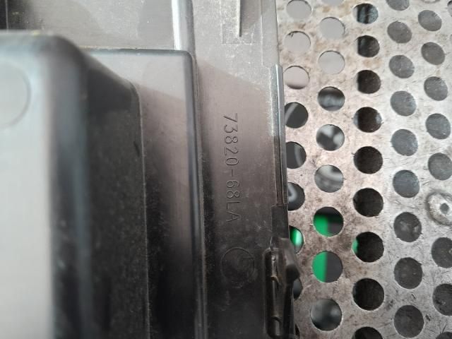 bontott SUZUKI SWIFT IV Középső Szellőző