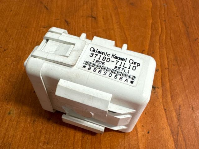 bontott SUZUKI SWIFT IV Központizár Elektronika