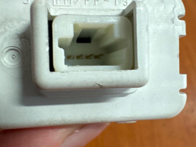 bontott SUZUKI SWIFT IV Központizár Elektronika