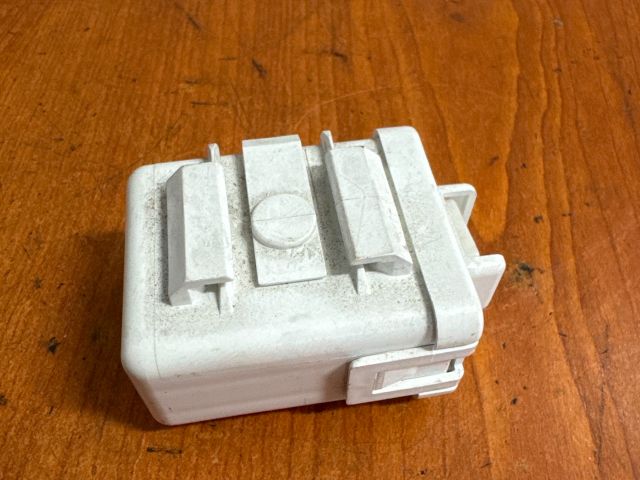 bontott SUZUKI SWIFT IV Központizár Elektronika