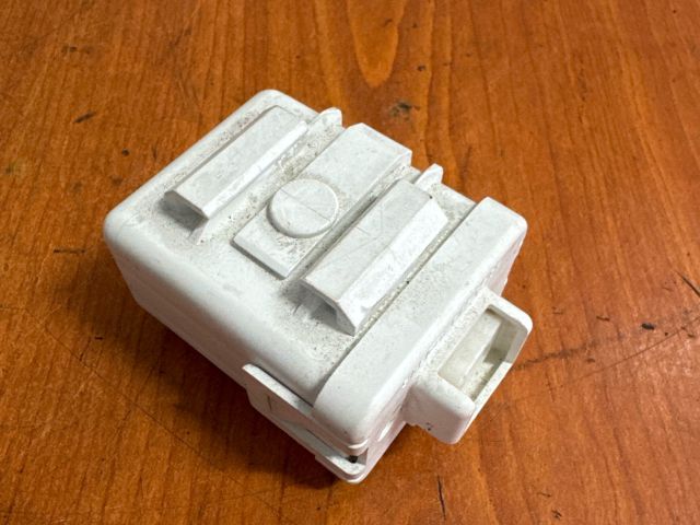 bontott SUZUKI SWIFT IV Központizár Elektronika