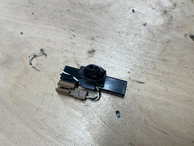 bontott SUZUKI SWIFT IV Kulcs Nélküli Nyitás Jeladó