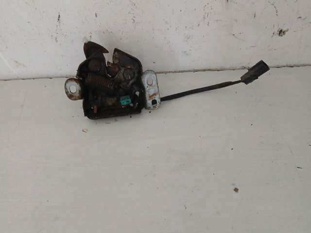 bontott SUZUKI SWIFT IV Motorháztető Zárszerkezet