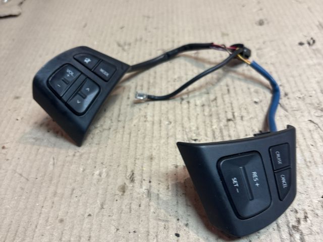 bontott SUZUKI SWIFT IV Multikormány Kapcsoló Pár