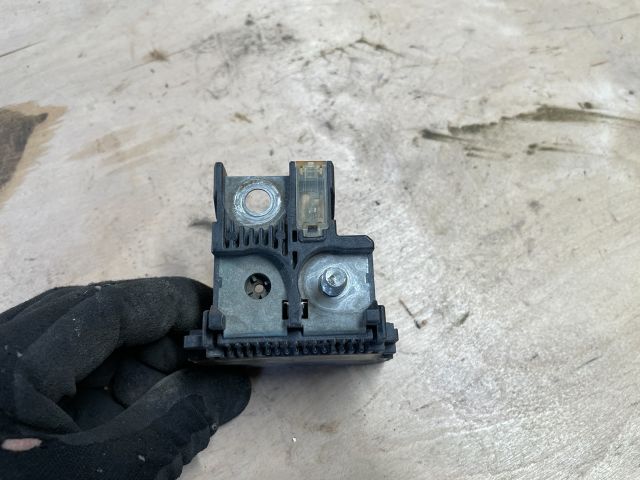 bontott SUZUKI SWIFT IV Pozitív Kábel Elosztó