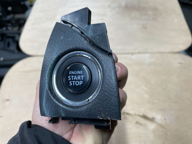 bontott SUZUKI SWIFT IV Start / Stop Indító Gomb
