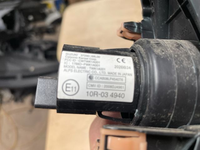 bontott SUZUKI SWIFT IV Start / Stop Indító Gomb