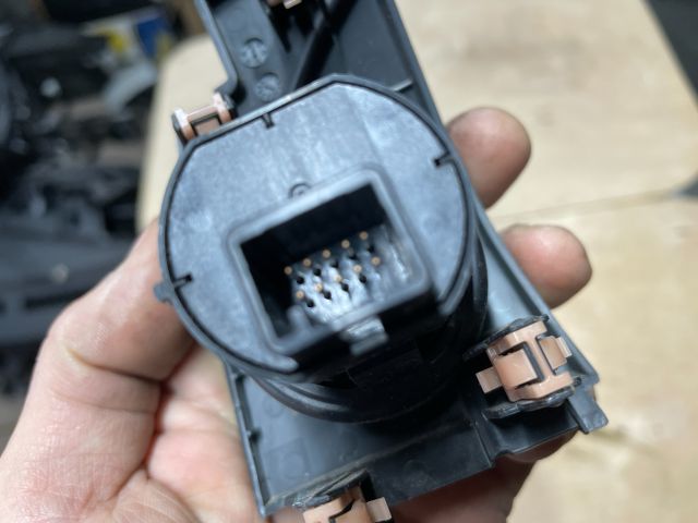 bontott SUZUKI SWIFT IV Start / Stop Indító Gomb