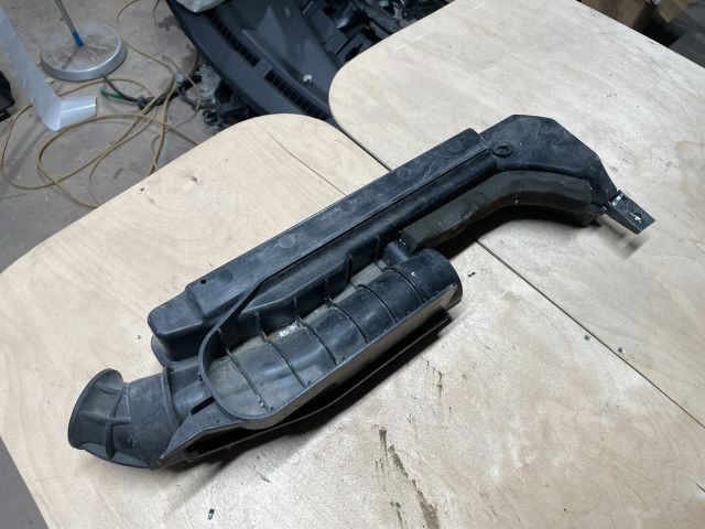 bontott SUZUKI SWIFT IV Szívás Zaj Csökkentő Doboz