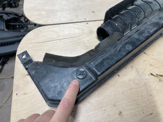 bontott SUZUKI SWIFT IV Szívás Zaj Csökkentő Doboz