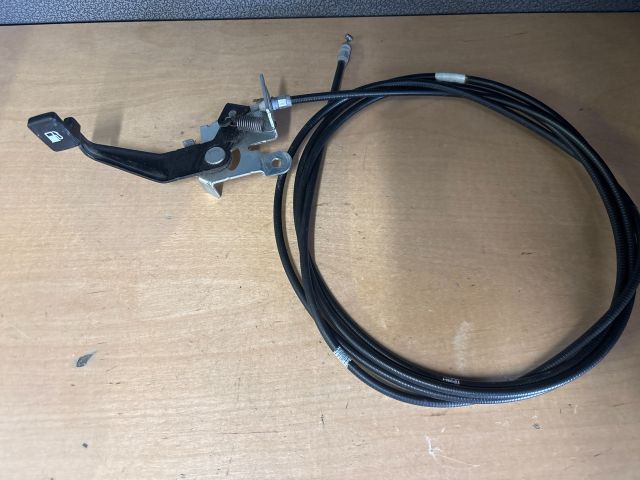 bontott SUZUKI SWIFT IV Tankajtó Nyitó Bowden