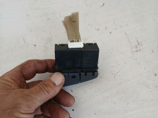 bontott SUZUKI SWIFT IV Vészvillogó Kapcsoló