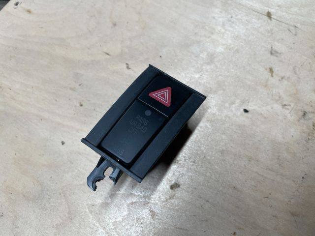 bontott SUZUKI SWIFT IV Vészvillogó Kapcsoló