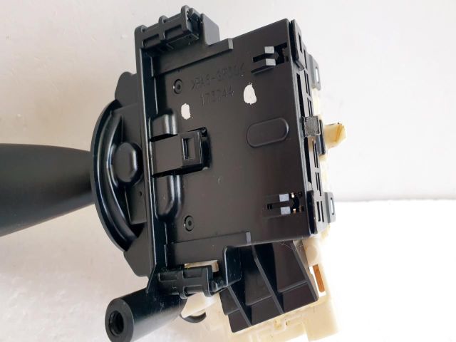 bontott SUZUKI SWIFT IV Világítás Kapcsoló