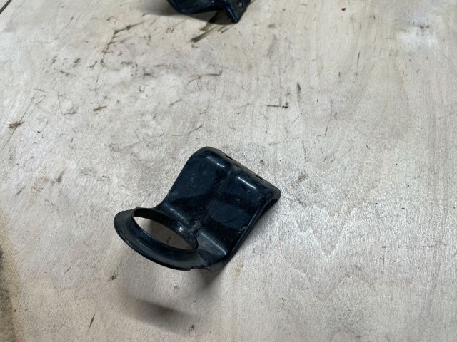 bontott SUZUKI SWIFT IV Vízhűtő Radiátor Tartó