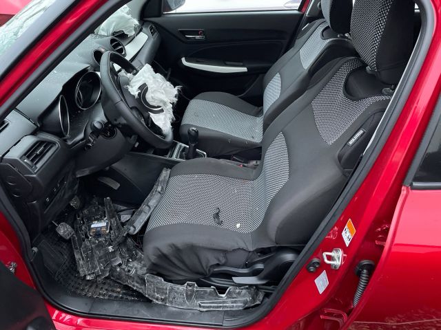 bontott SUZUKI SWIFT V Bal első Ajtó Kárpit