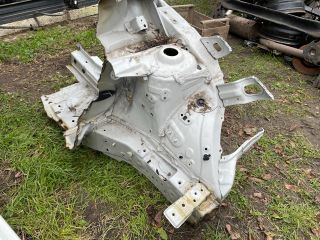 bontott SUZUKI SWIFT V Bal első Negyed Karosszéria Csomag