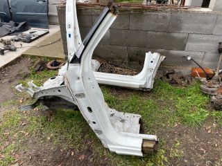 bontott SUZUKI SWIFT V Bal első Negyed Karosszéria Csomag