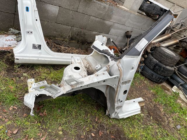 bontott SUZUKI SWIFT V Bal első Negyed Karosszéria Csomag