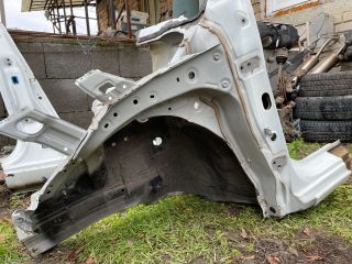 bontott SUZUKI SWIFT V Bal első Negyed Karosszéria Csomag