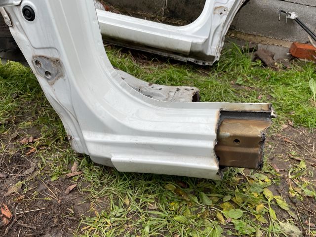 bontott SUZUKI SWIFT V Bal első Negyed Karosszéria Csomag