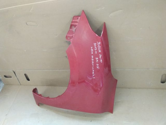 bontott SUZUKI SWIFT V Bal első Sárvédő